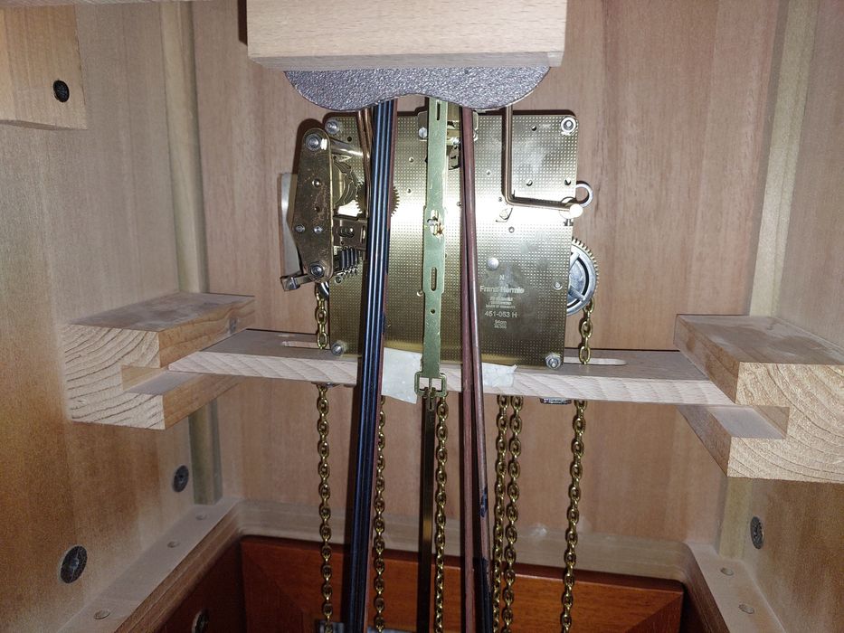 Антикварные  часы Hermle