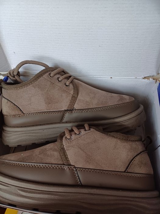 Продам мужские ботинки