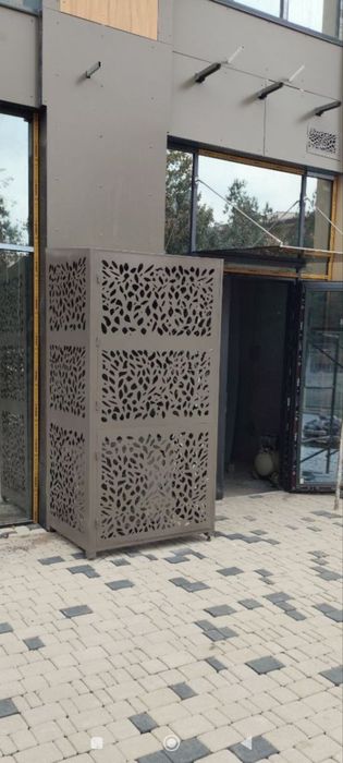 Металлические изделие двери, ворота, шкафы, охранные заборы, люстры.