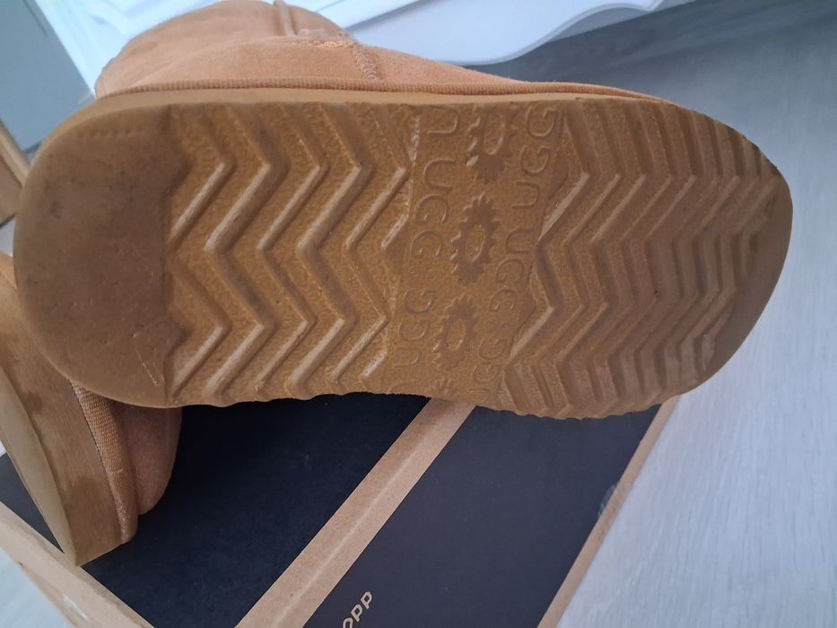 Vand UGG Australia  nr 35 dama