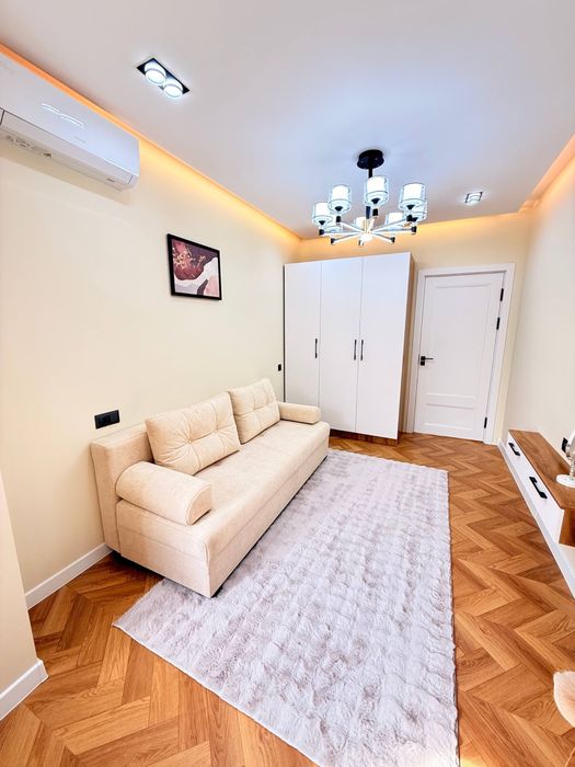 3ком. 63кв. Новый ремонт Ор-р БМВ Мойка , заводская