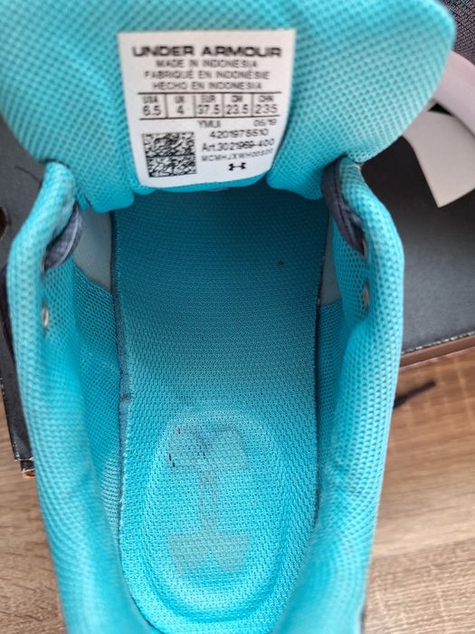 Vând pantof sport dama Under Armour