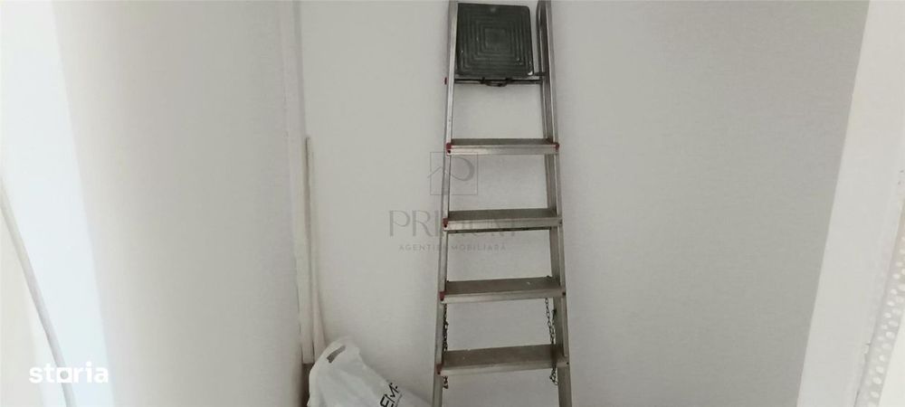 Spatiu comercial  cu vitrina  mare - Dambovita