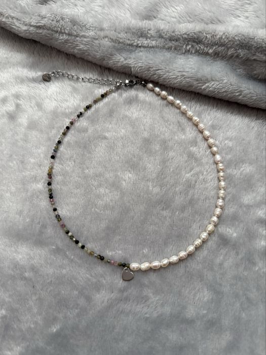 Колиета от естествени камъни,  сладководни  перли и стомана