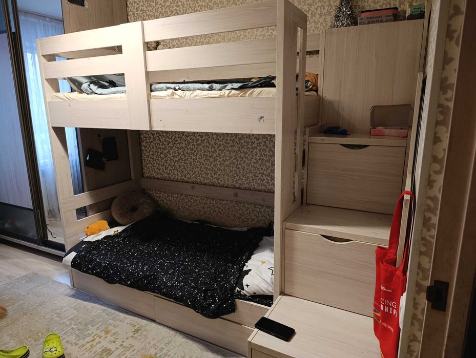 Двухъярусная кровать