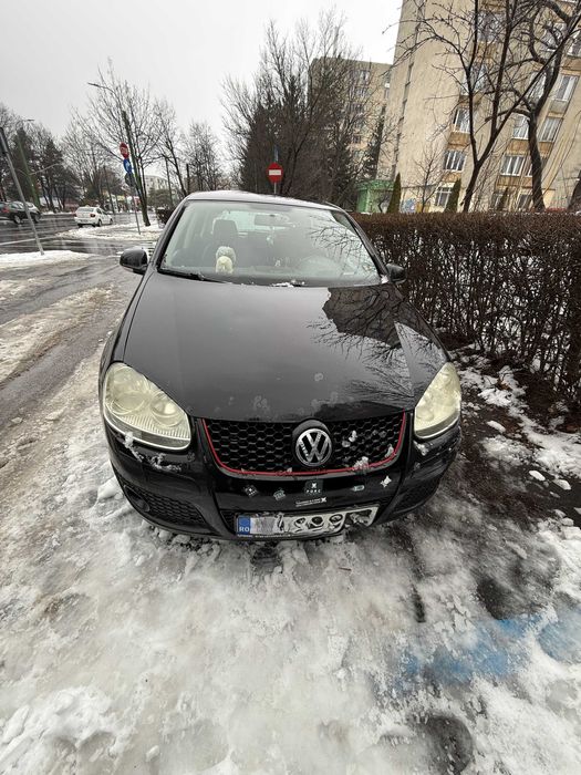 Vând Volkswagen Golf V, an fabricație 2008, motor 1.9 TDI.