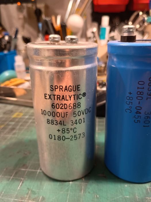 Condensatori electrolitici