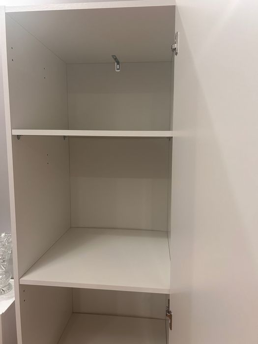 Гардероб в бяло