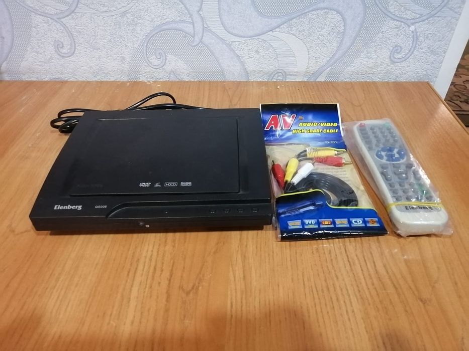 Продам  DVD проигрыватель  Elenberq.
