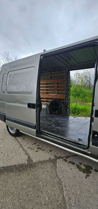 Бус Под наем Renault Master – висока база, под наем Стара Загора 30 евро