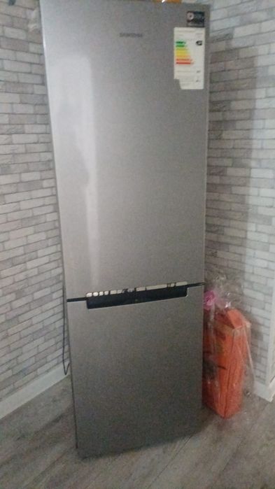 Срочно продам холодильник