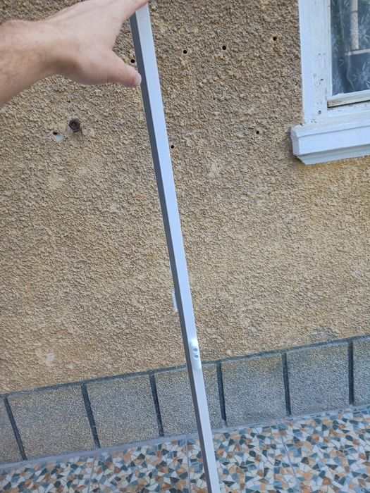 Комарници,На 1 сезон ,нови направени от здрави, качествени материали.