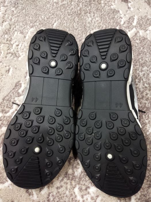 Кроссовки 42 размер.