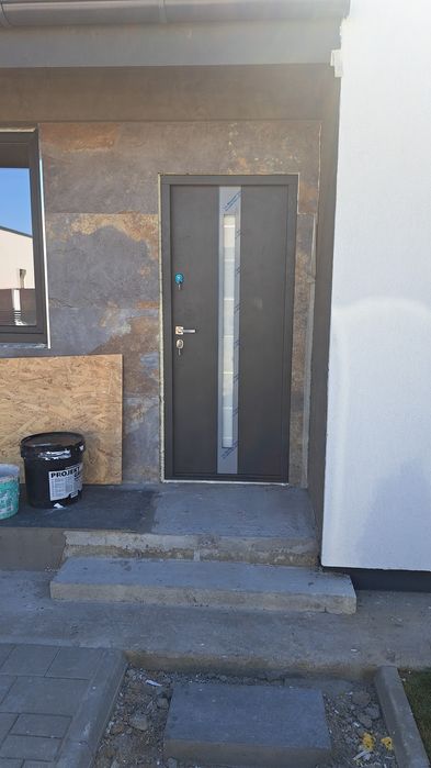 Montaj uși metalice si deblocari