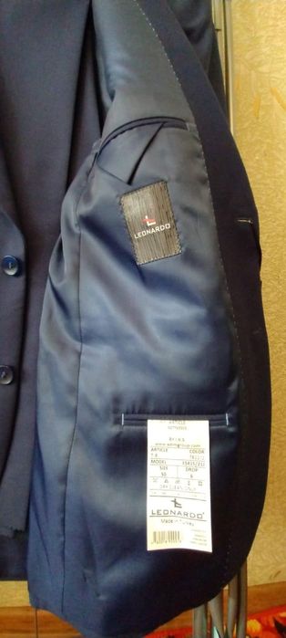 Продам Костюм мужской новый