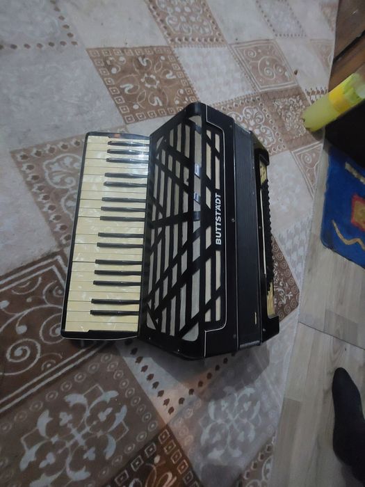 Vând acordeon Buttstadt