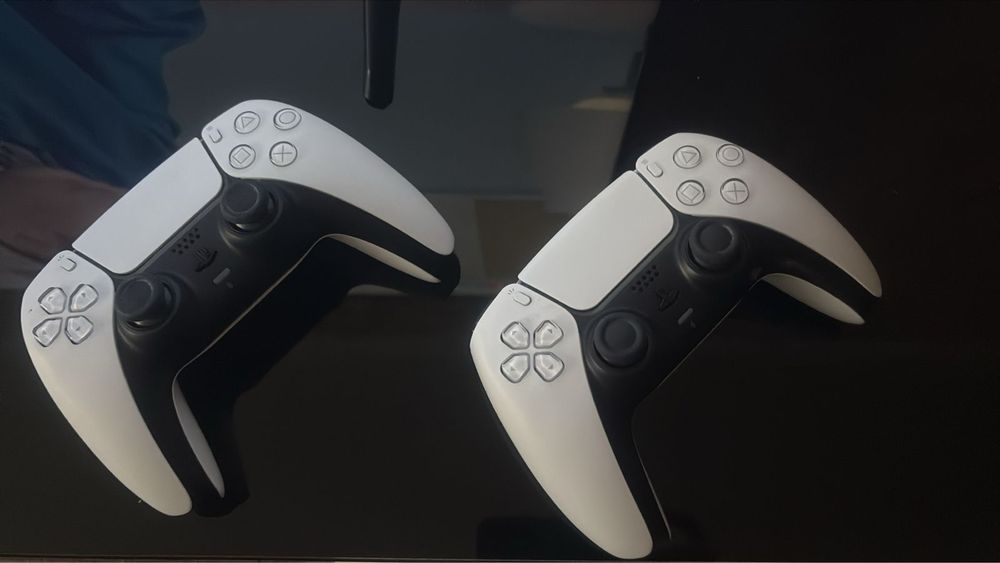 PS 5 1 TB 2 джойстика