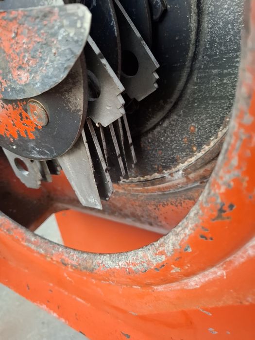 Moară la cardanul de la tractor
