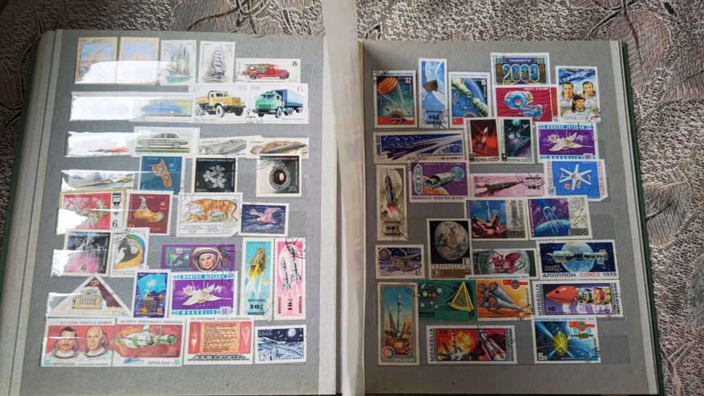 Продается книга с марками СССР