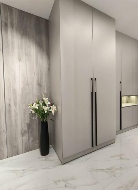 Дава се под наем Тристаен апартамент в София, Хладилника - 92 кв.м за 1400 € - Снимка #6