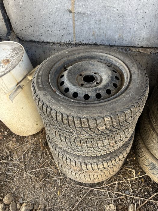 195/60 R15. 4/114,3