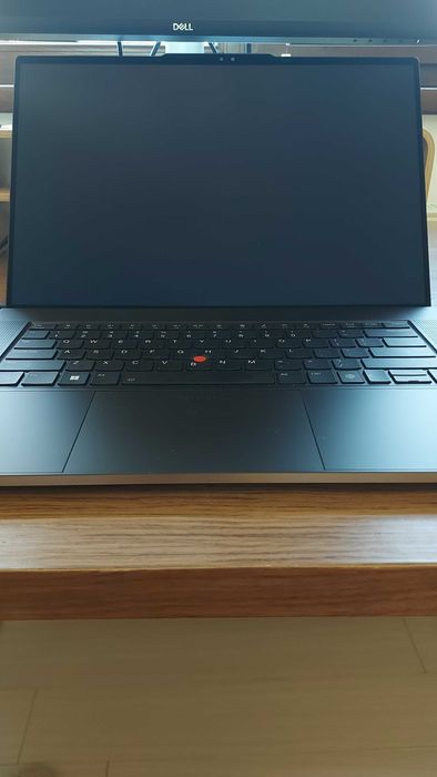 Lenovo ThinkPad Z16 Gen 2 16" OLED Ryzen 9 PRO 64GB - Initial 9850 lei