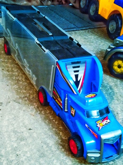 Продам Машинки для мальчика