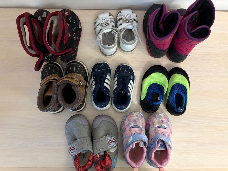 Отдам пакет детской обуви