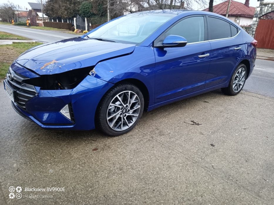 Hyundai elantra 2019 impecabila ușor avariat lovit Balta Doamnei • OLX.ro