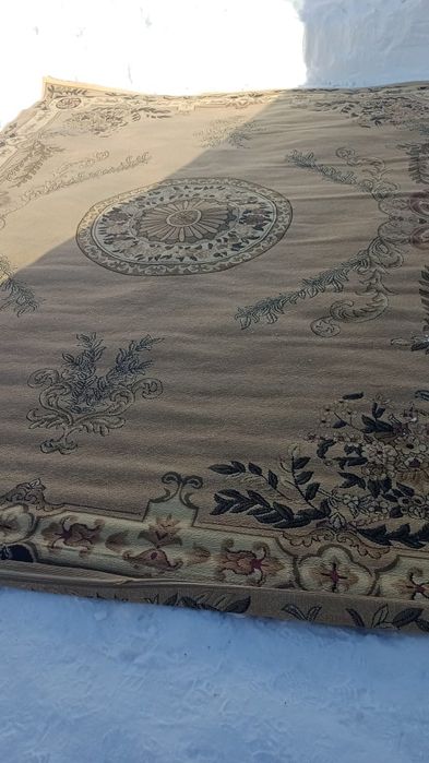 Продам ковёр 5 на 4  Адрес  возле СШ 1