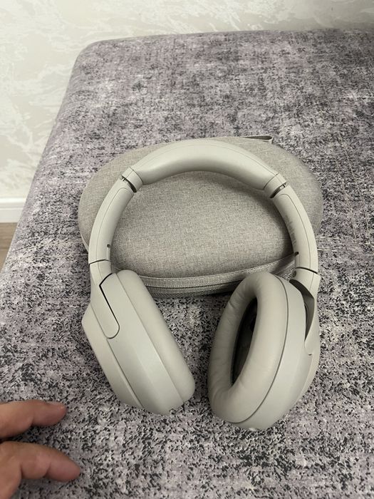 Продам наушники sony xm4