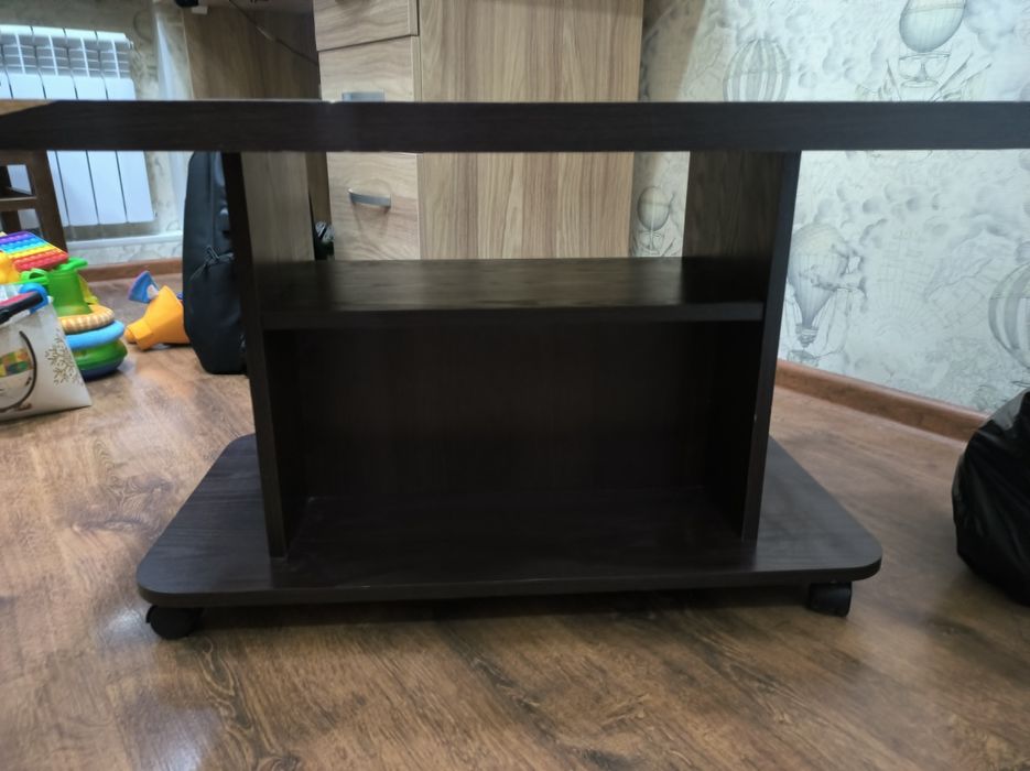 Журнальный столик