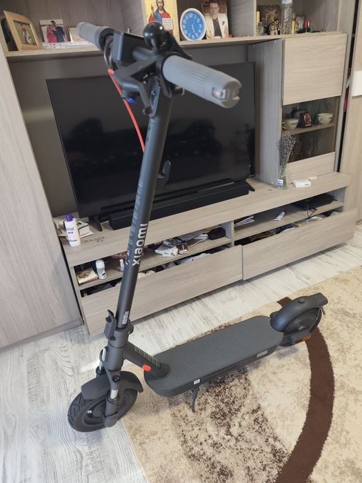 Trotineta     electrică Xiaomi scuter 5