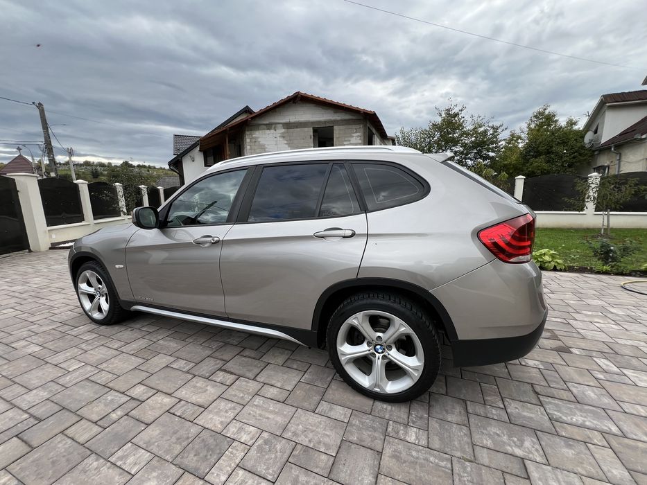 BMW X1 2011 — imagine 12