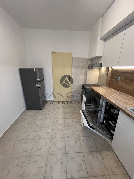 Продава се Тристаен апартамент в Пловдив, Кючук Париж - 80 кв.м за 2185 €/кв.м - Снимка #9