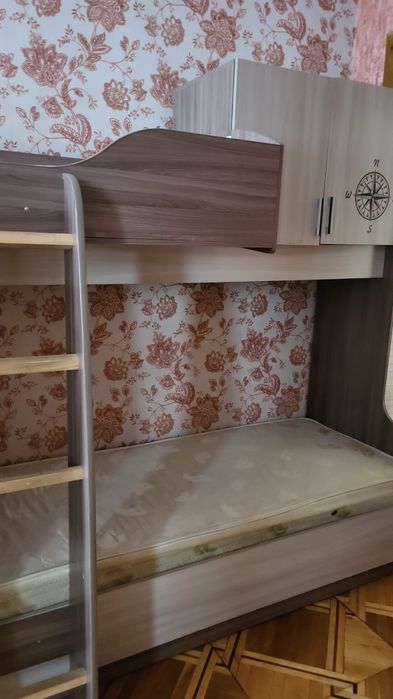 Двухъярусный кровать
