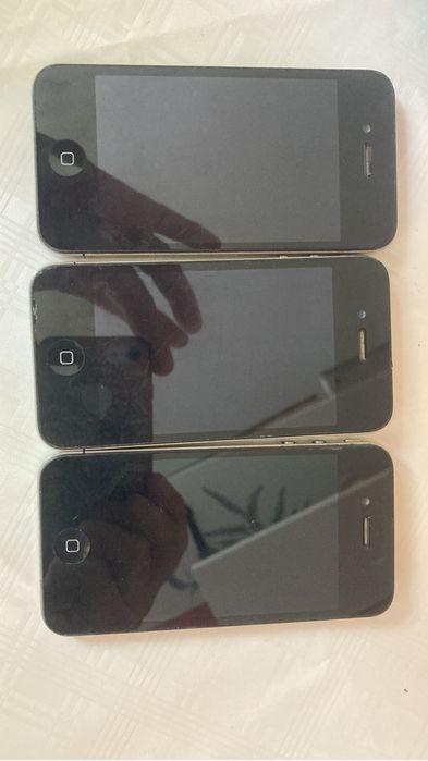 Iphone 4 la 100lei de colectie . Iphone 4s de colectie 100lei