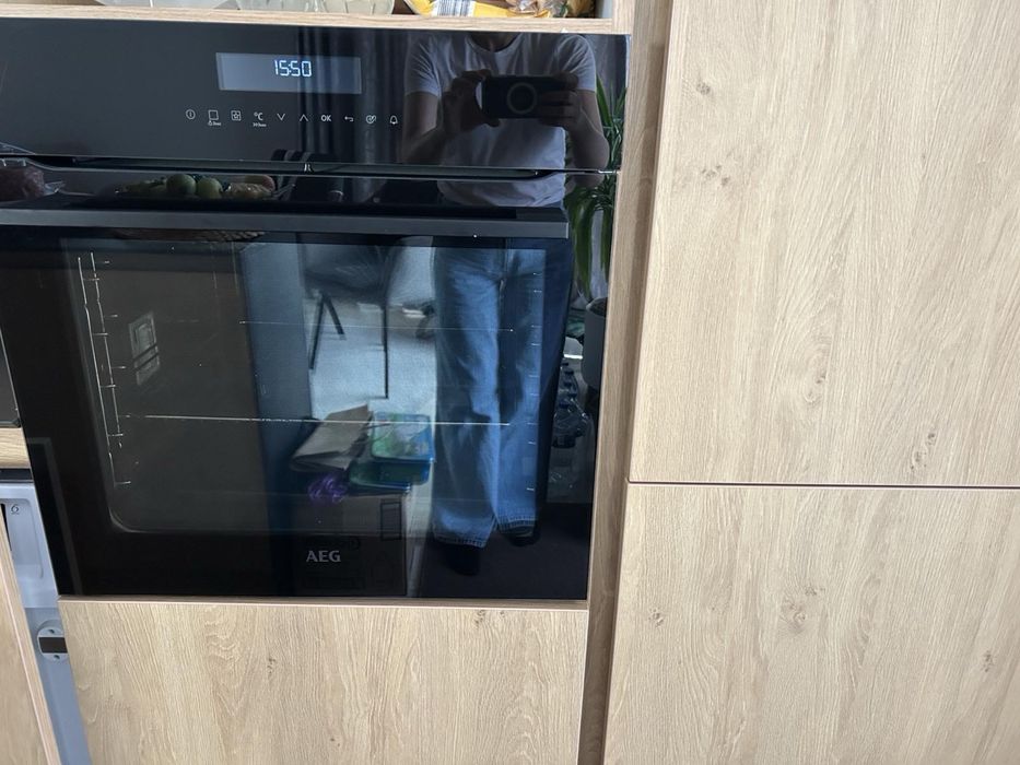 Фурна за вграждане AEG