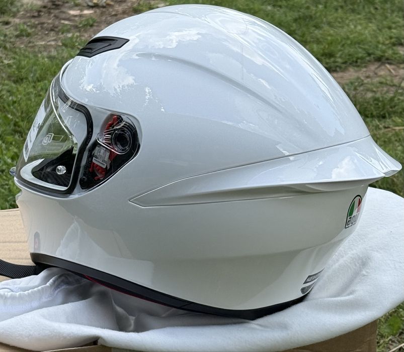 нова каска AGV K1 S размер M цвят бял