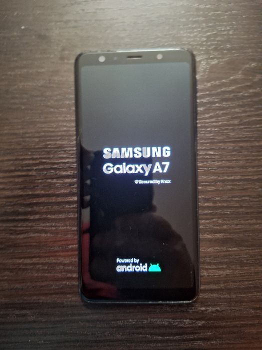 Продавам Samsung A7 2018