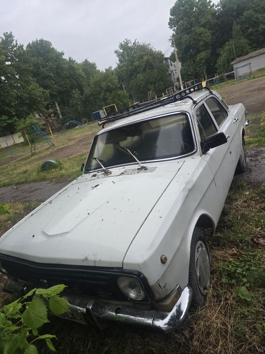 Продаётся на зап части,волга 1983 года,имеется газ балон.метан