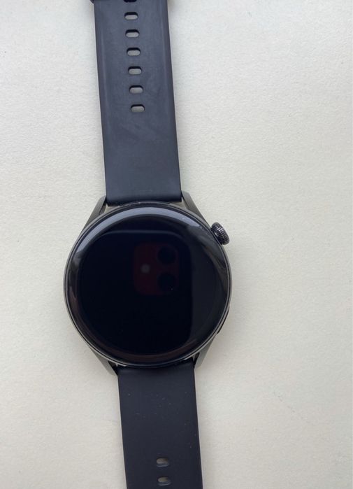 Смарт часовник Huawei Watch 3 22мм отлично състояние.