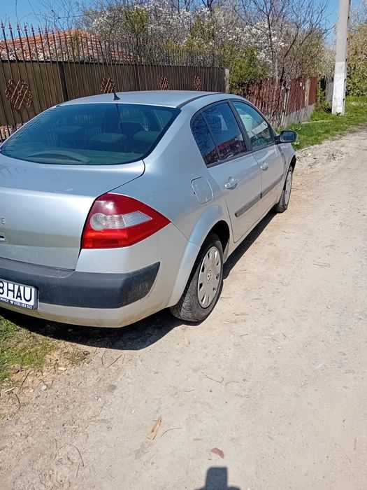 Vând sau dezmembrez renault megan 1.5 .2005
