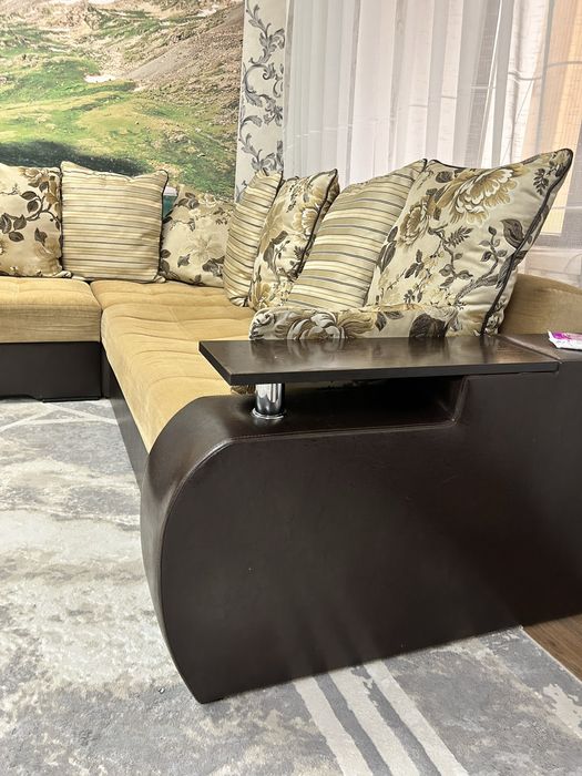 Диван в хорошем состояний