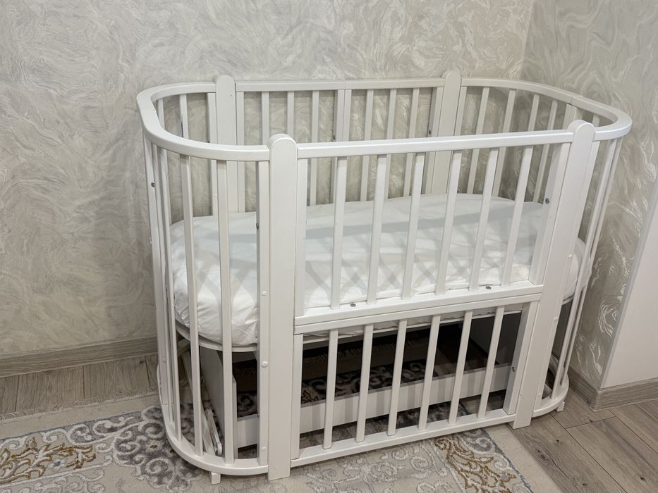 Колыбельная кровать и шезлонг