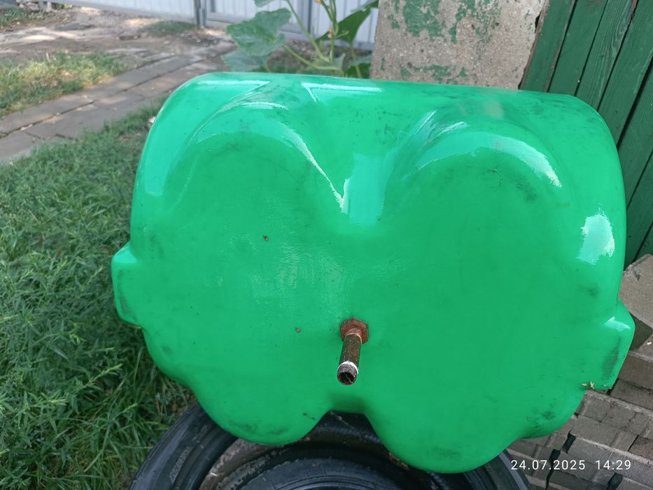 Продам ёмкость для уличного душа б/у. 100 литров