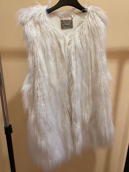 Бял елек с косми