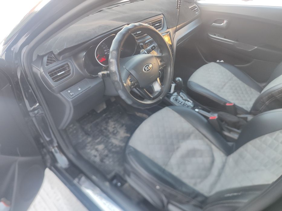 Кия Рио а́кпп в хорошем состоянии