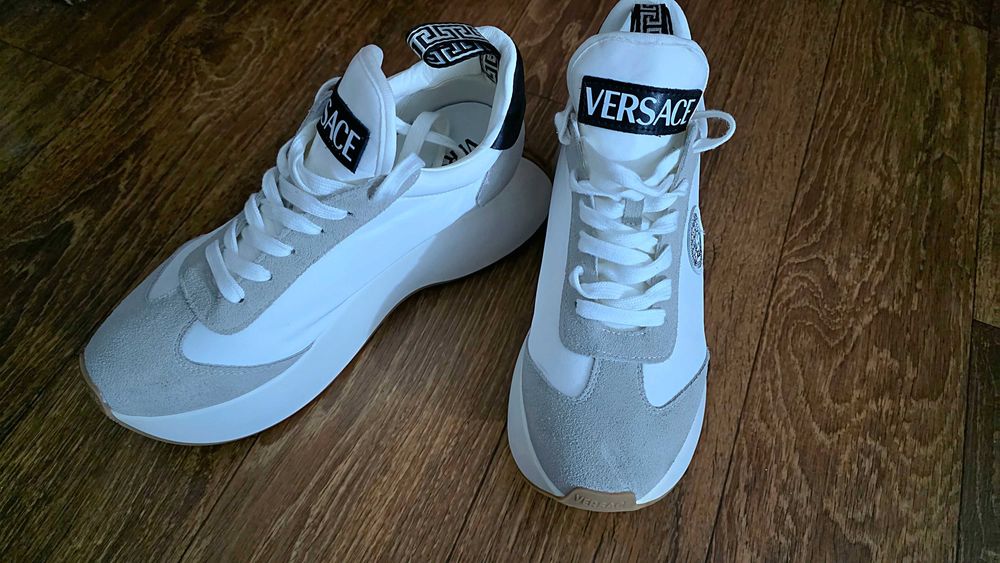 Продам кросовки натуральные