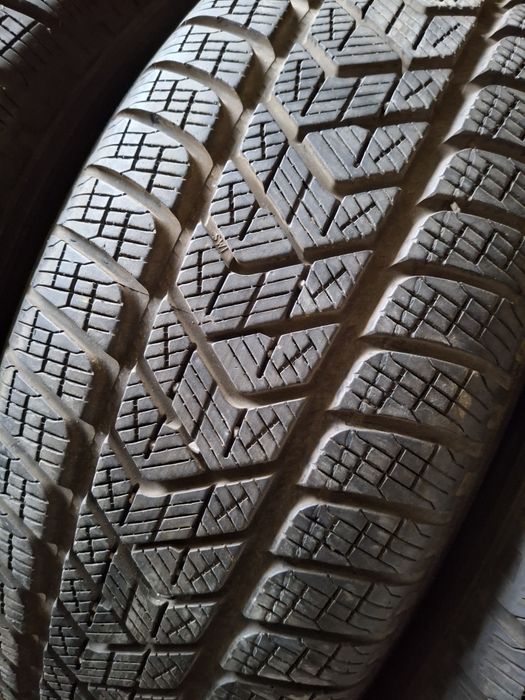 4 Anvelope de iarnă 215 65 r17 Pirelli